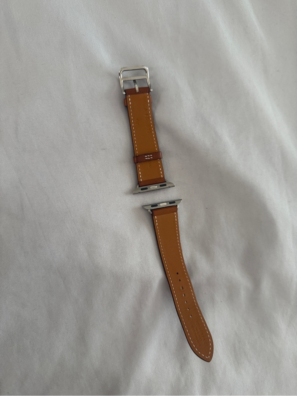 Hermes Apple Watch band pink and beige only barely used - Picture 4 of 11